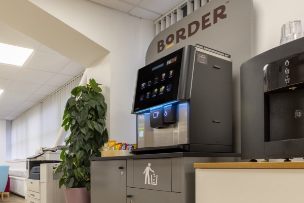 Border drink station