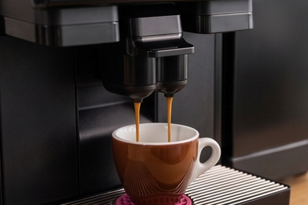 Shaerer Soul 10 - dispensing coffee
