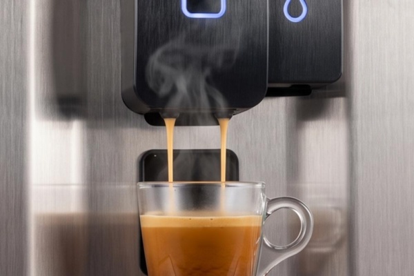 Vitro S5 Powdered Milk Machine - dispensing coffee