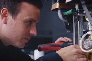 Liquidline engineer fixing machine