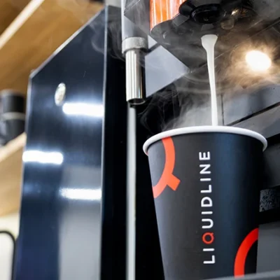 coffee machine with liquidline cup