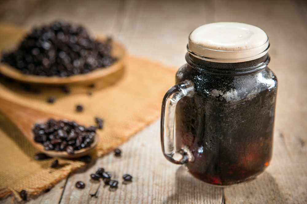 Nitro cold brew in a mason jar